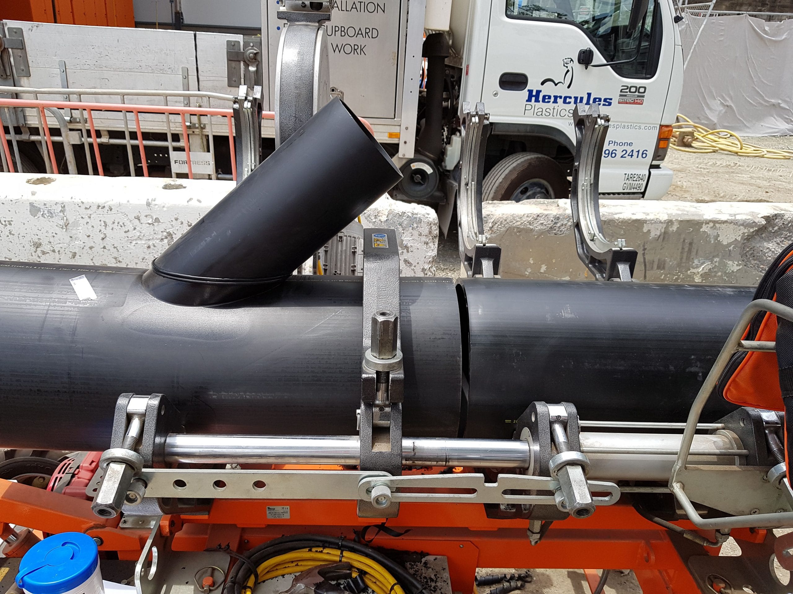 Plastic duct and pipe fitting installation on-site Plastic duct and pipe fitting installation on-site